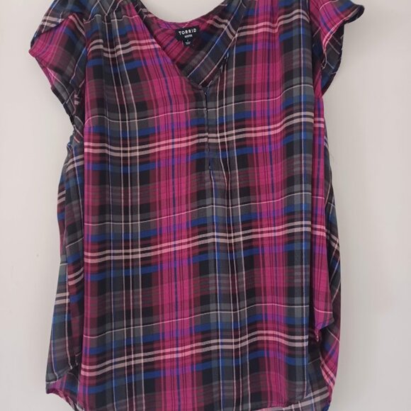 Torrid Harper Women’s 1X Pink Blue Plaid V-Neck Blouse Short Sleeve High Low Hem - Picture 6 of 6